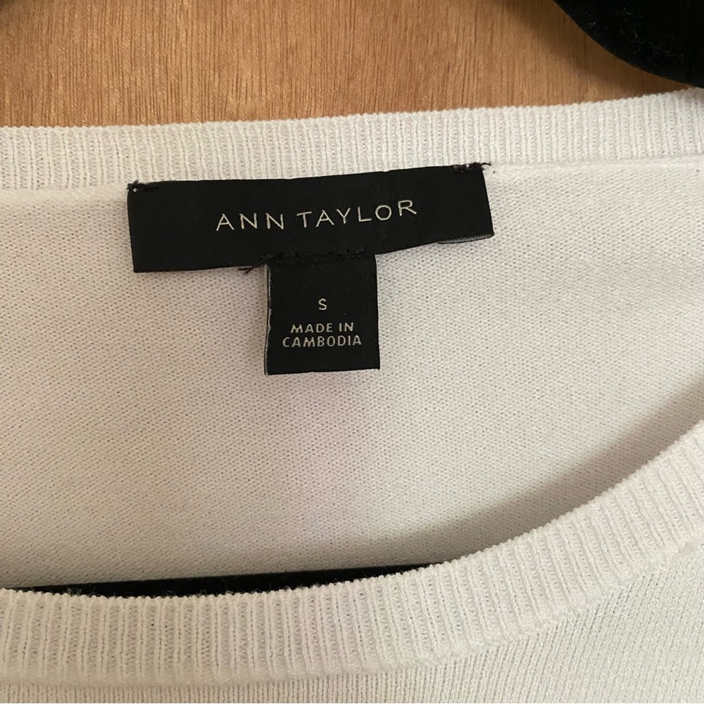 Ann Taylor White Knit Top - Picture 2 of 4